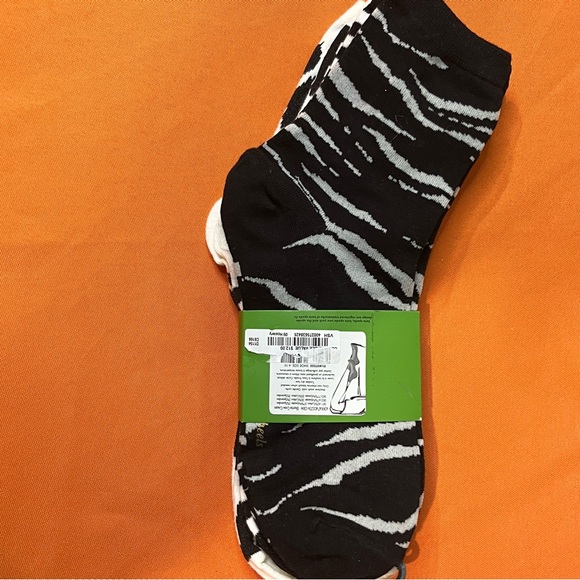 Kate Spade Monochrome Animal Print and stripes Crew Socks 3 pack - Picture 9 of 11